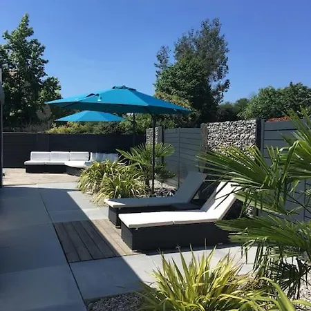 D'hote Dans Avec Piscine Bed & Breakfast Etival-les-le-Mans